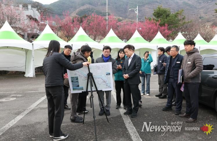 광양시, 매화축제 개막 앞두고 현장 점검 나서