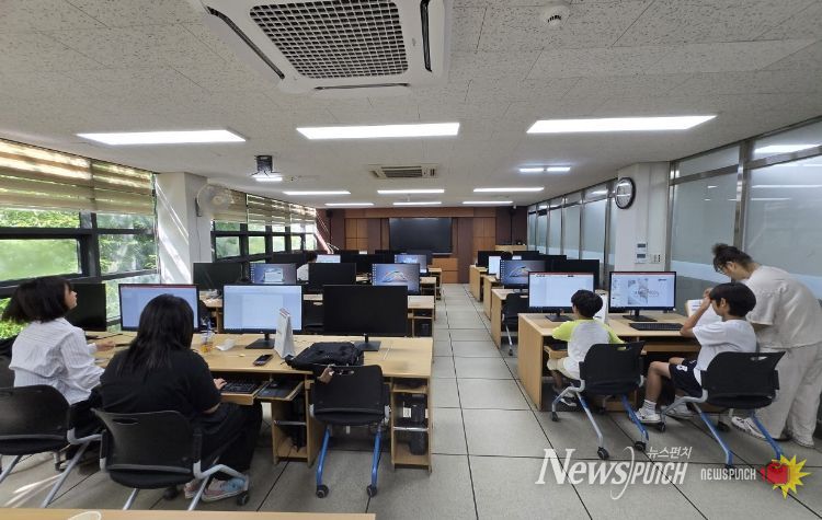 금산다락원 청소년수련관 자격증반 교육 모습