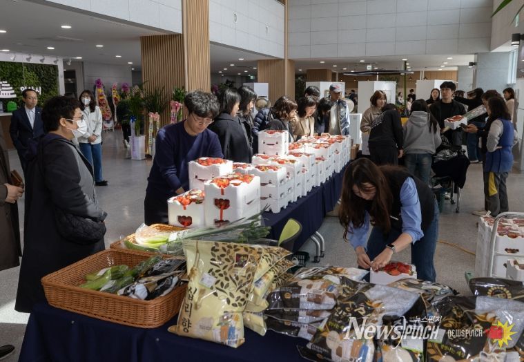 익산시청서 상생 장터 운영