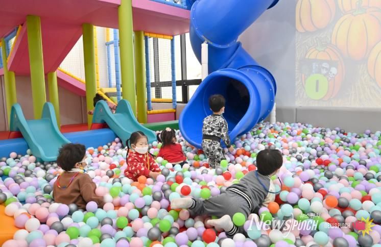 청송군, 키즈카페·청소년 공간 확충에 힘써-진보키즈카페 볼풀장