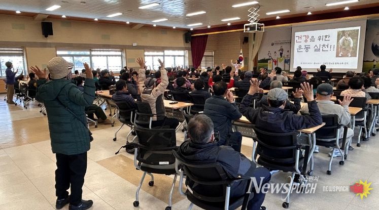 여수시는 지난 13일 여천동 주민센터와 돌산읍 전라남도교육청 국제교육원에서 지역 주민을 대상으로 심뇌혈관질환 예방 건강 캠페인을 실시했다.