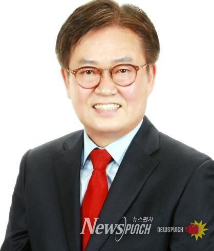 신종철 경상남도의원, ‘경남대표도서관 폐기도서 무상배부’ 근거마련