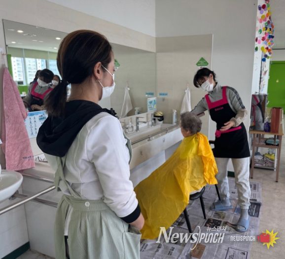 3월 13일 나들이데이케어센터에서 진행한 봉사활동