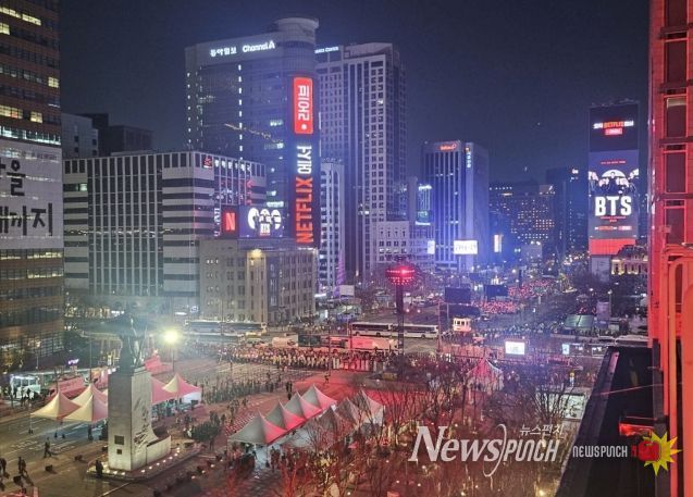 21일 광화문스퀘어 모습
