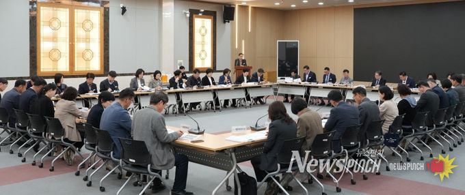 나주시가 지난 30일 대회의실에서 ‘2026년 주민과의 대화 건의사항 추진상황 보고회’를 개최했다.