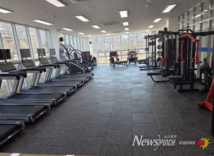 서화 평화체육관 헬스장 4월 1일 개방.
