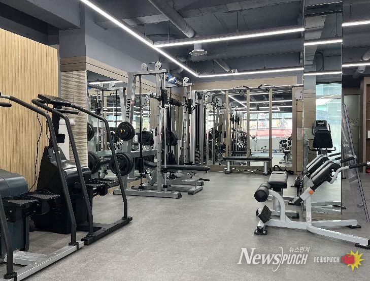 어르신 전용 헬스장 사당점 내부 모습