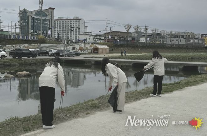 보은군, 군민 참여 봄맞이 대청소로 벚꽃길 축제 맞이