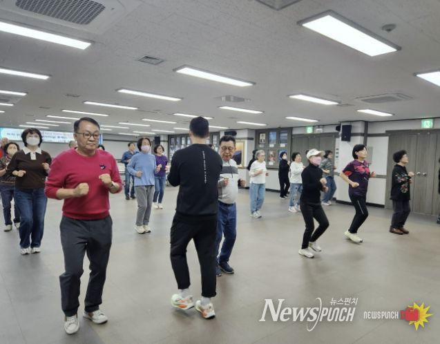 부산 금정구 하하센터 신노년 특화 사업 원데이 러닝(Running) 클래스 '시니어 런닝맨' 운영