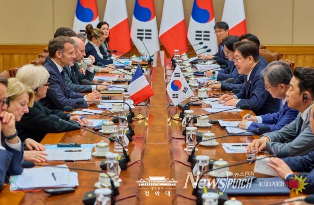 한·프랑스 정상회담 확대회담(청와대)