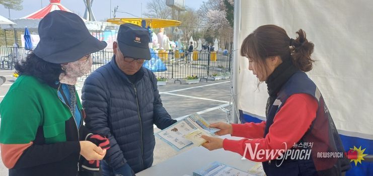 식중독 예방 홍보사진(꽃빛드리축제)