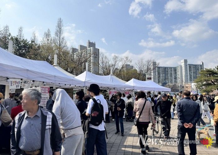 장자호수공원 사회적경제 반짝가게를 찾은 시민