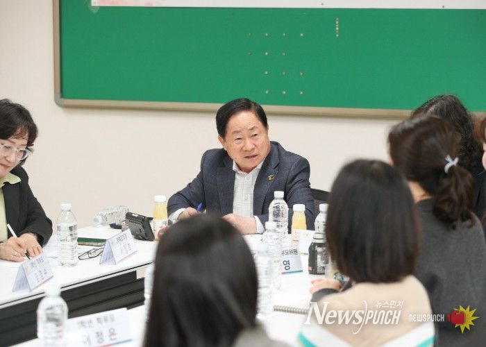 남양주시, ‘금곡중 교육가족 정담회’ 참석…현장 중심 소통 강화