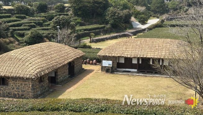 제주농업생태원, 전통초가