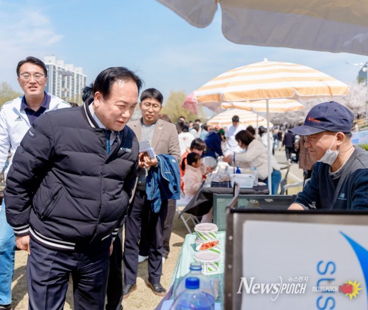 오산시, ‘봄날의 벚꽃 마켓’ 성황리 마무리…1만 5천여 명 방문