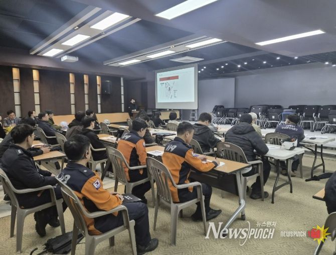 BTS 월드투어 대비 민관 합동점검반 회의 장면