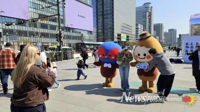 가평 캐릭터 갓평이와 송송이…
