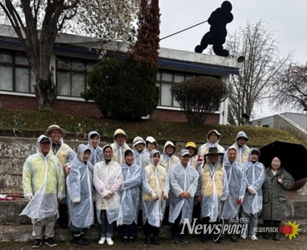 평택 도시숲 시민학교 졸업생 ‘도시숲 119’, 웃다리문화촌 봉사활동 실시